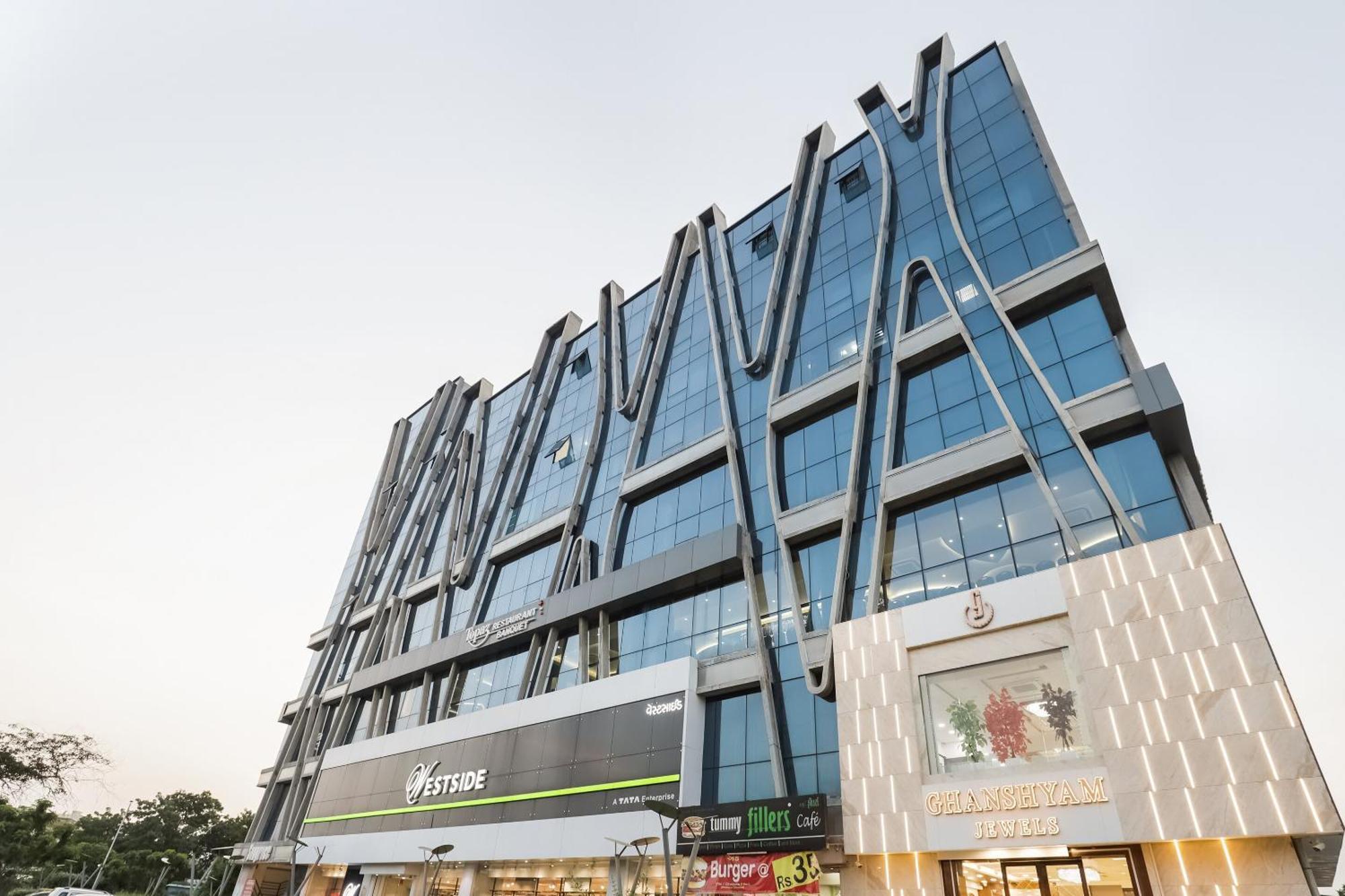 Collection O Hotel Alice 아흐메다바드 외부 사진