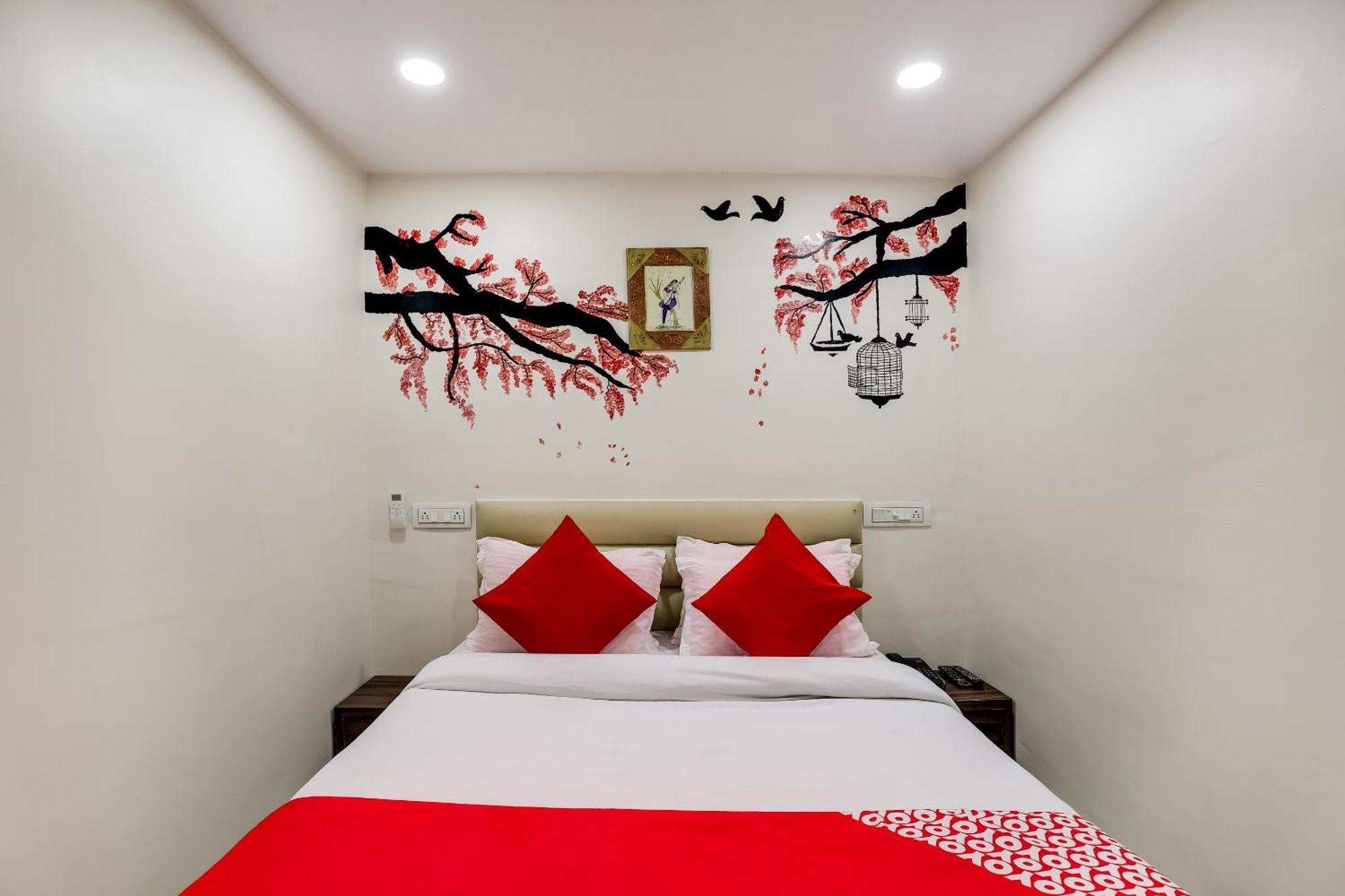 Collection O Hotel Alice 아흐메다바드 외부 사진